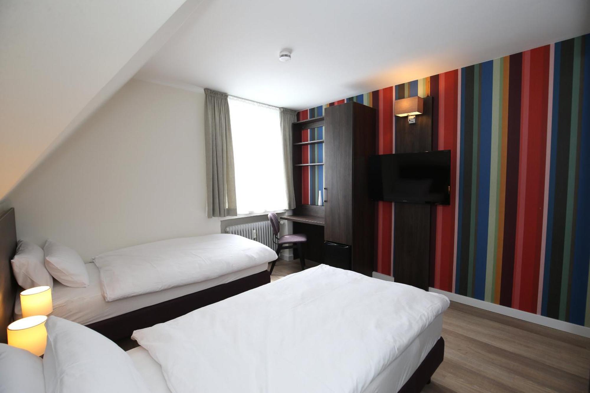 Hotel Faehrhaus Km734 Dusseldorf Room photo